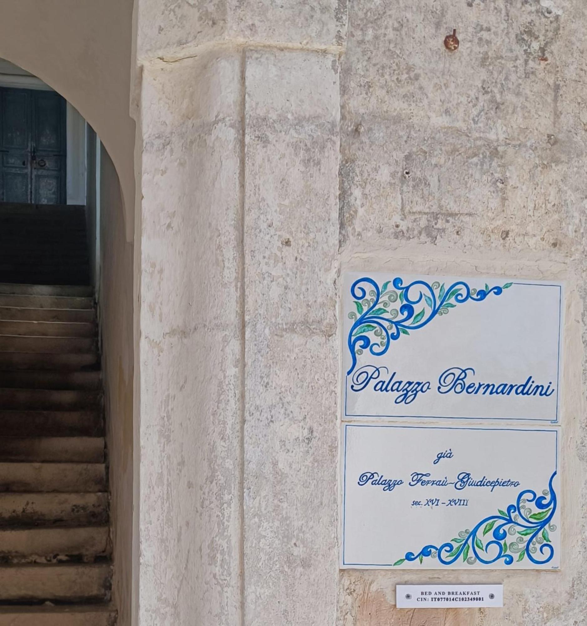 Palazzo Bernardini B & B Matera Exterior foto